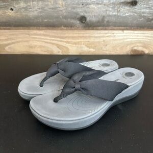 Clarks Cloudsteppers Women's Sandals Size 9 Arla Glison Flip Flop Black Fabric